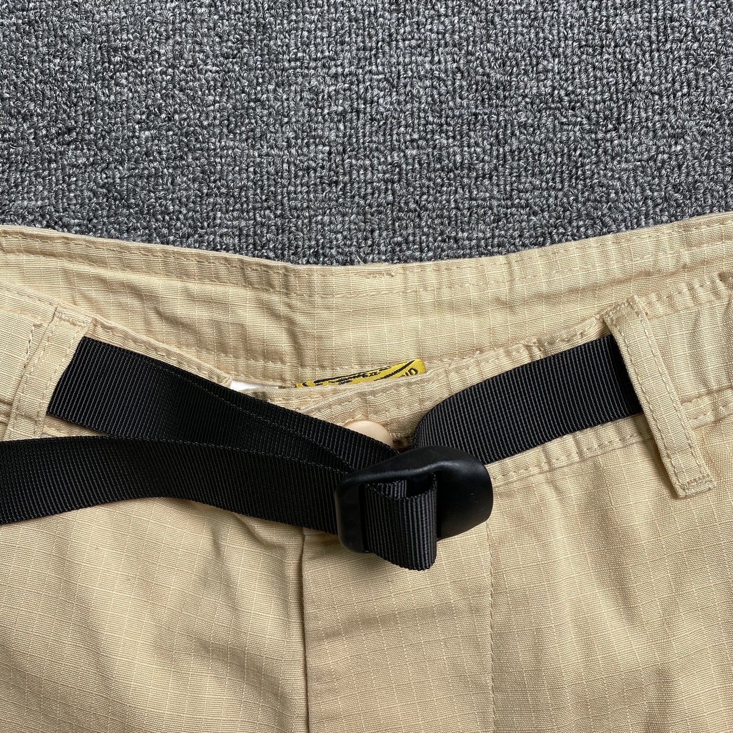 Corteiz Alcatraz Cargo Shorts Beige