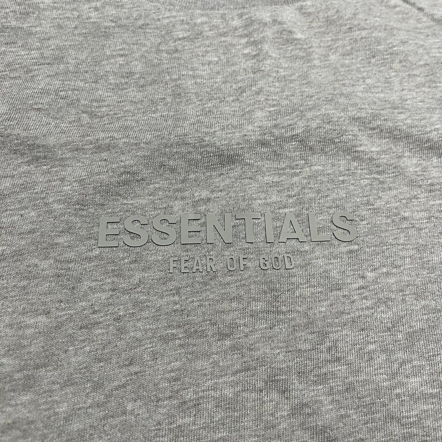 Remera Essentials Small Logo L