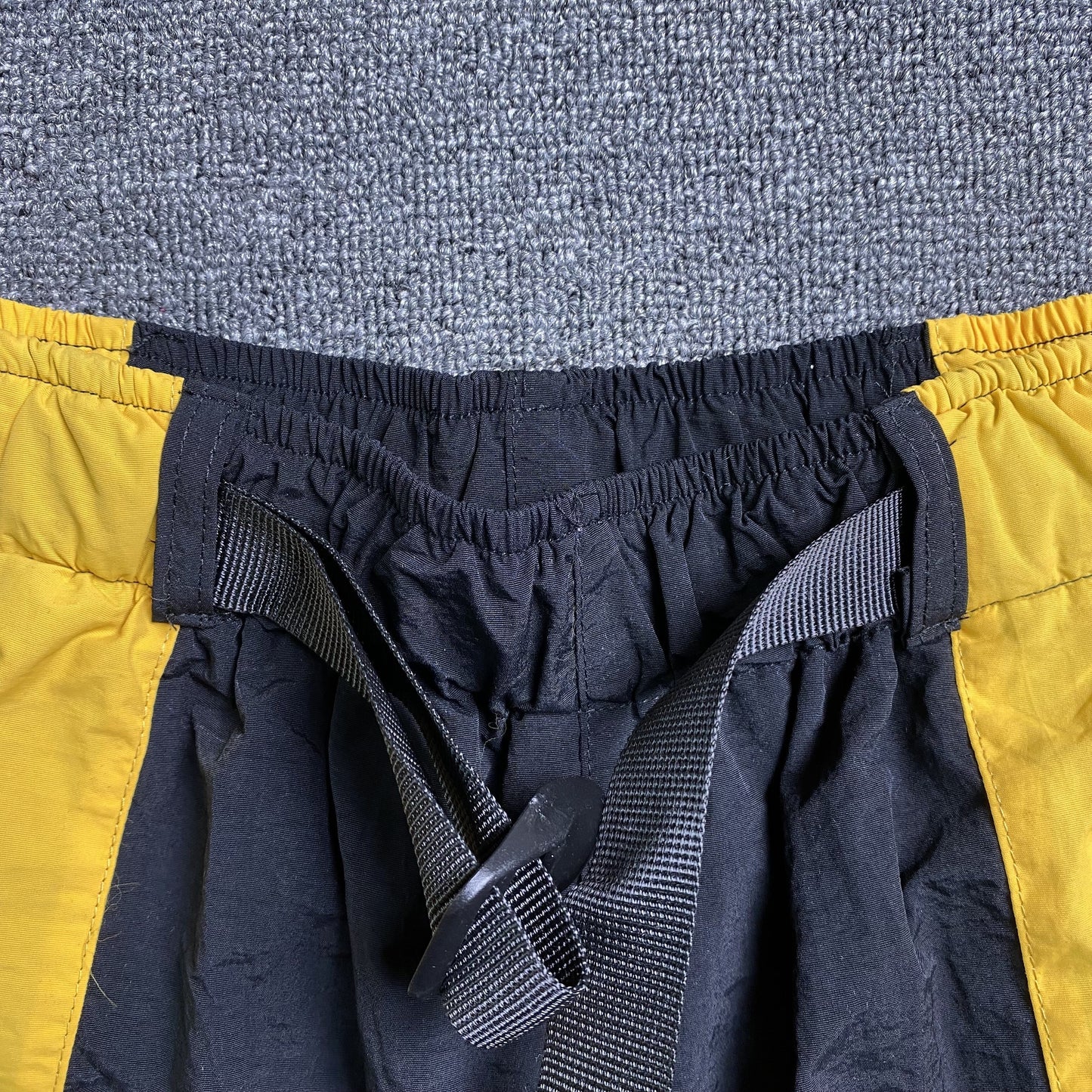 Corteiz Spring Shorts Black Yellow